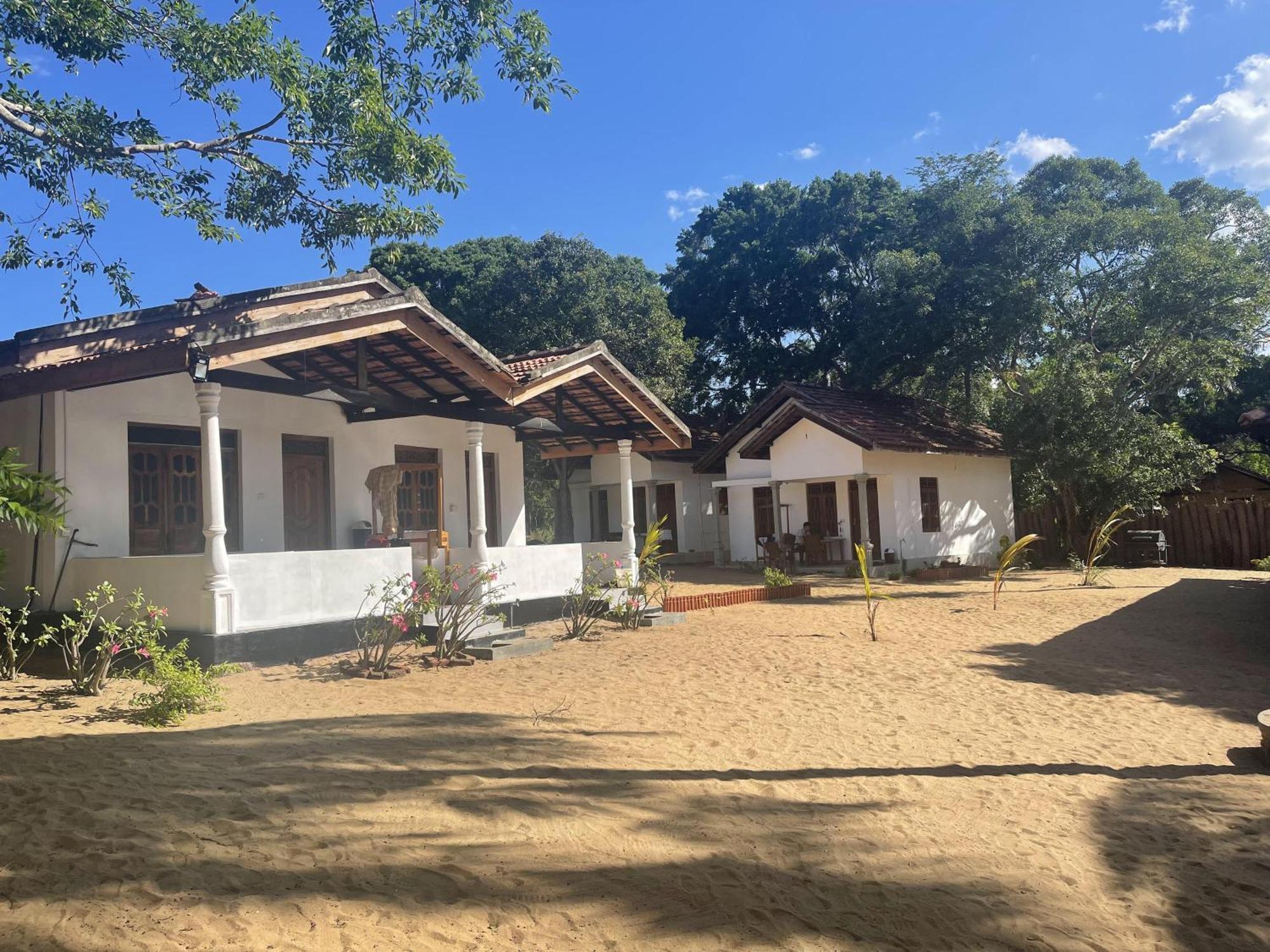 A Pousada Coconut Hill Baía de Arugam Exterior foto